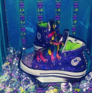 Size 7 kids custom converse chucks